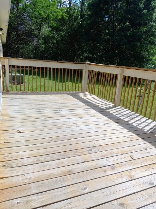 Building Photo - FOR RENT: Beautiful 3 Bed / 2 Bath Spaciou...