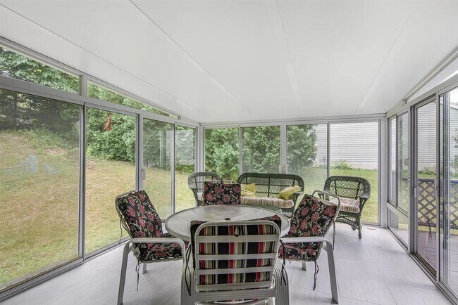 Building Photo - 5BD/3BA Beautiful House in South Burlington