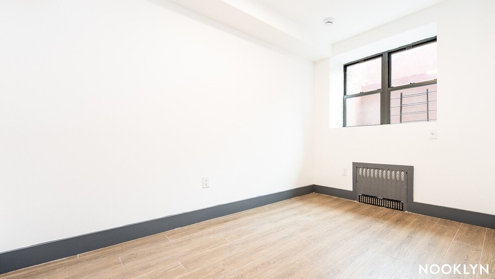 Building Photo - 2008 Fulton St