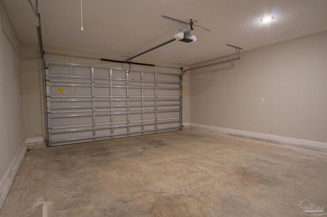 Building Photo - 3513 Southwind Dr