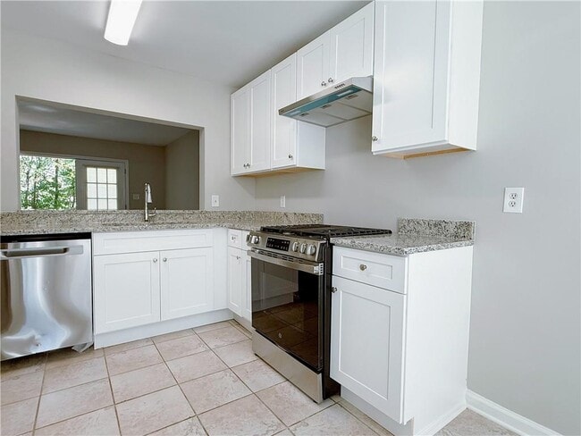 Building Photo - 1550 Oakpoint Dr SW