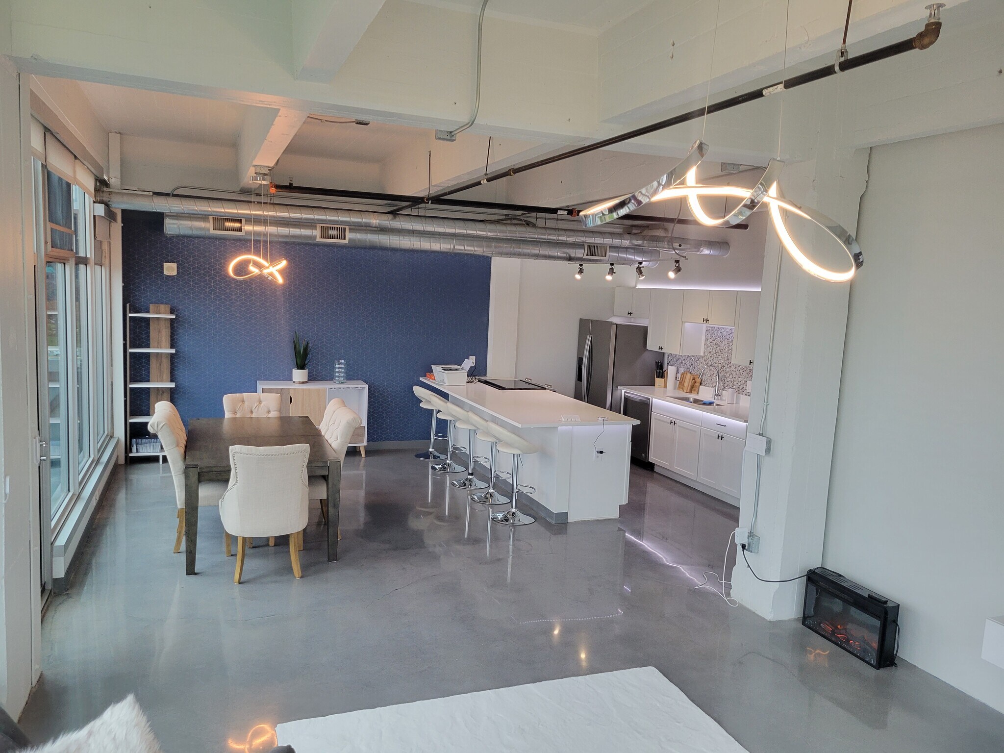 Building Photo - 120 SW 5th St