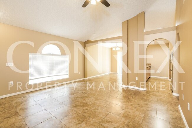 Building Photo - Outstanding 3 Bedroom Home in GREAT LOCATION!