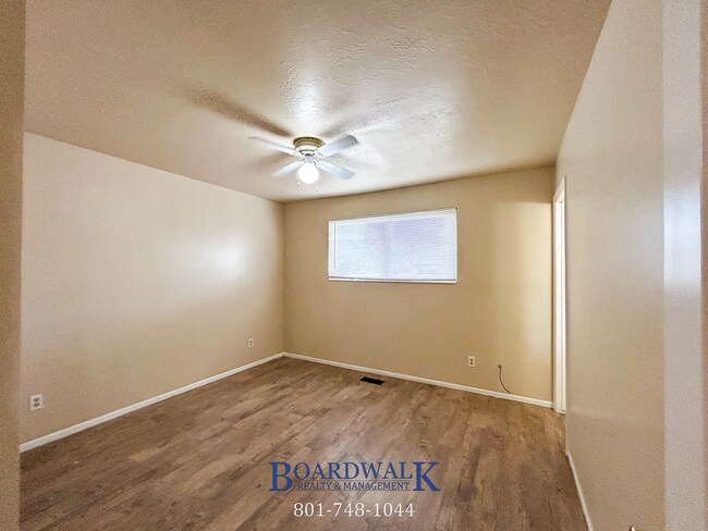 Building Photo - Great 5 Bed Now Available in Riverton