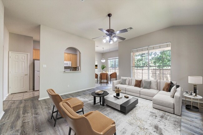Building Photo - 16100 S Great Oaks Dr