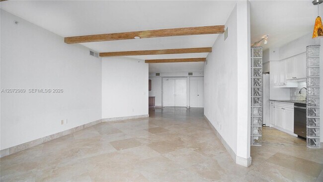 Building Photo - 4775 Collins Ave