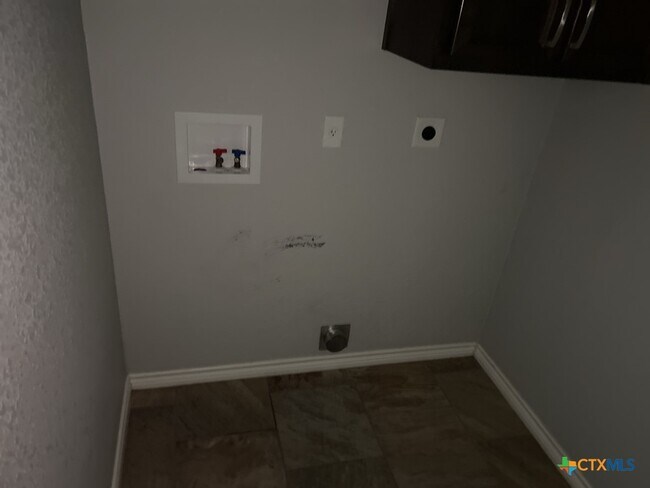 Building Photo - 1604 Granex Dr