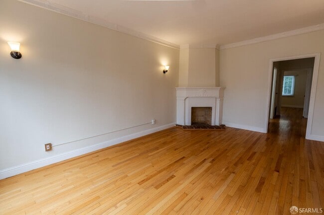 Building Photo - 219 St Charles Ave