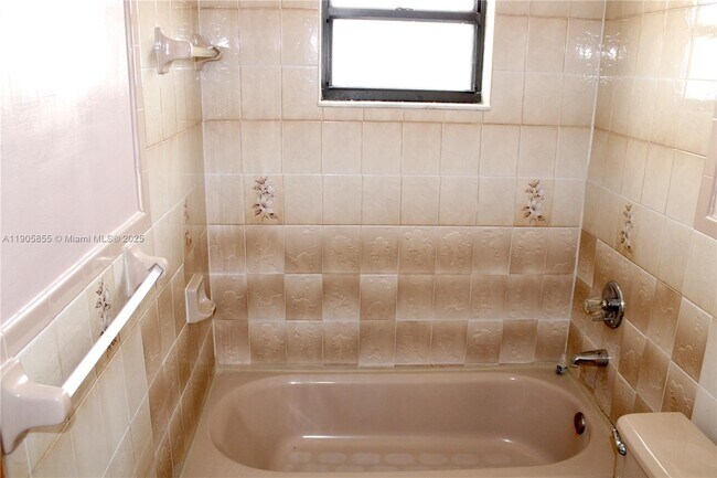 Building Photo - 8867 SW 36th St