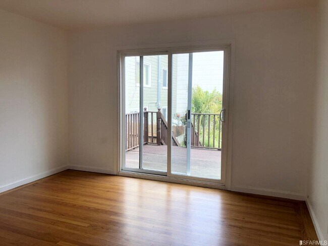 Building Photo - 2944 Taraval St