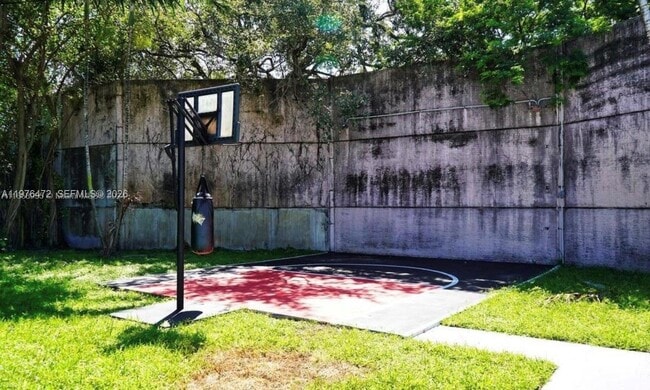 Building Photo - 21020 NE 18th Ct