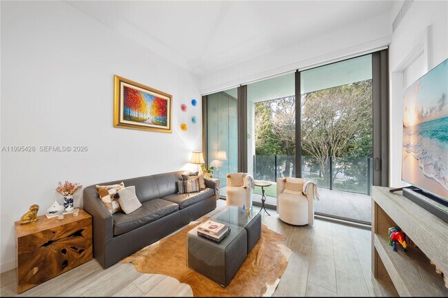 Building Photo - 2831 S Bayshore Dr