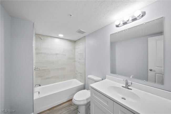 Building Photo - 1765 Merriman Rd