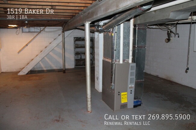 Building Photo - 1519 Baker Dr