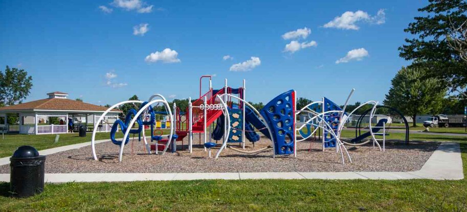 Building Photo - 7028 Bayview Dr