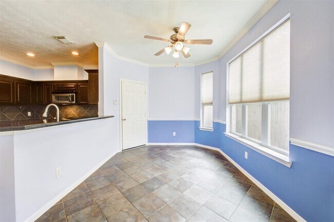 Building Photo - 5411 Kiam St