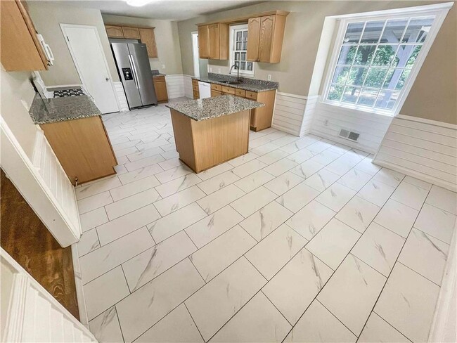 Building Photo - 4561 Lost Mountain Dr