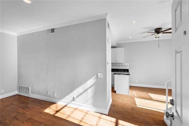 Building Photo - 28 Vía Esperanza