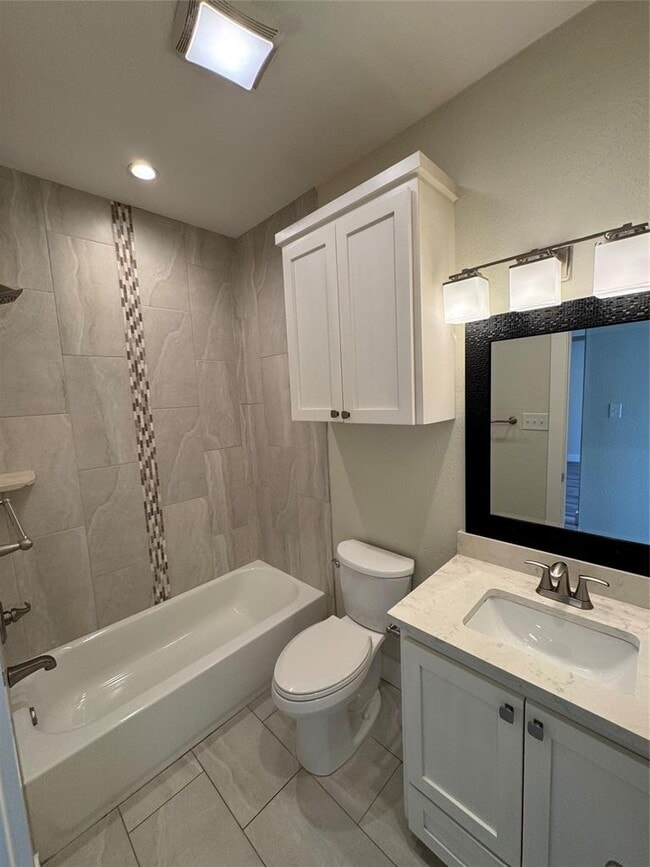 Building Photo - 2417 W Slaughter Ln