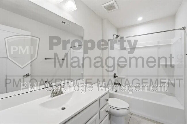 Building Photo - 414 Sydney Dr
