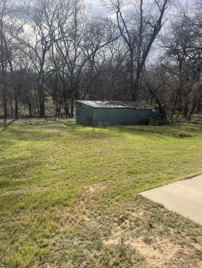 Building Photo - 3711 Greenwood Rd