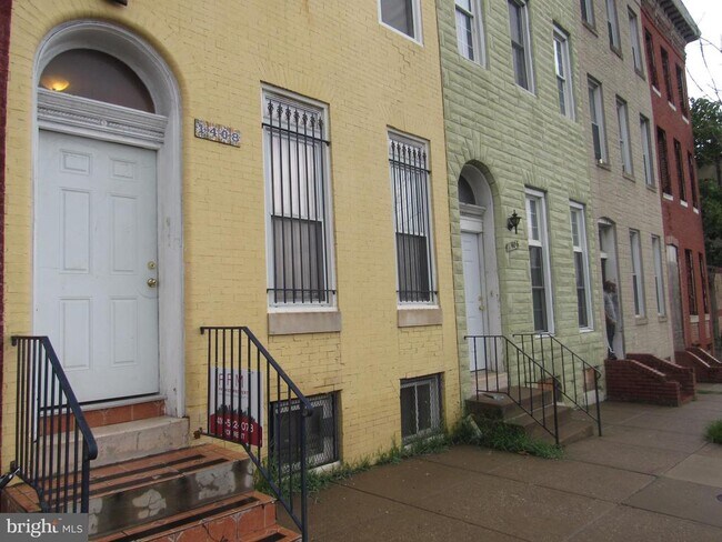 Building Photo - 1408 W Franklin St