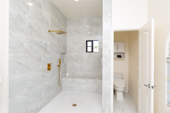 Building Photo - 5 Bed, 4 Bath in the Beautiful Alpine