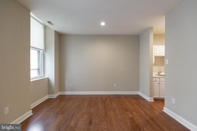 Building Photo - 1600 Walnut St