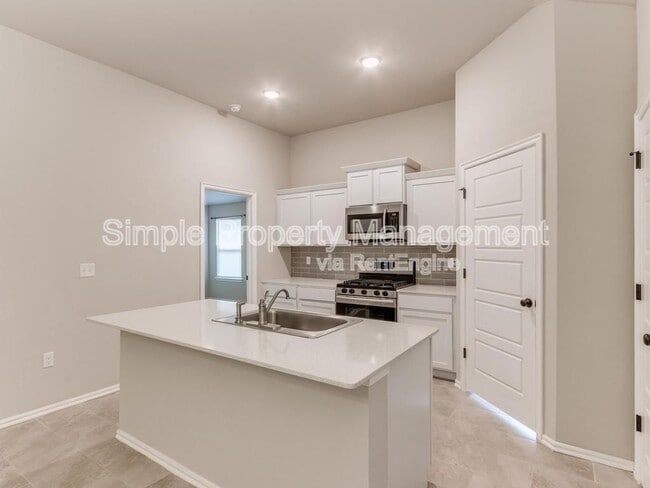 Building Photo - 4700 Crystal Hill Dr