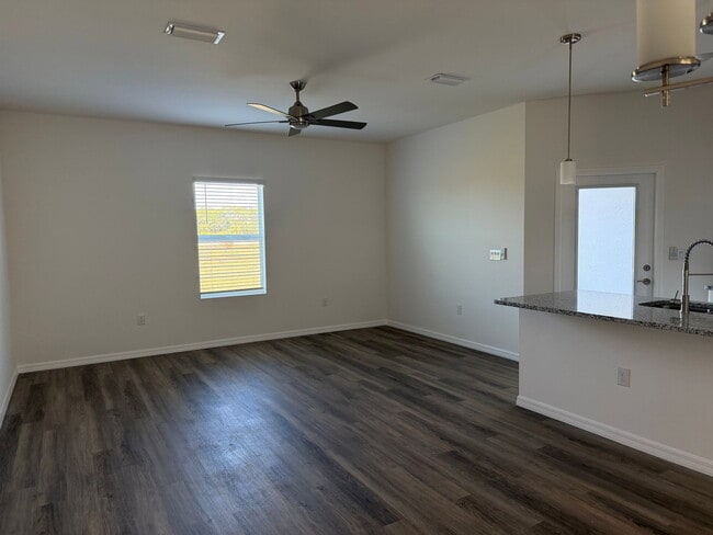 Building Photo - 16077 Badalona Dr