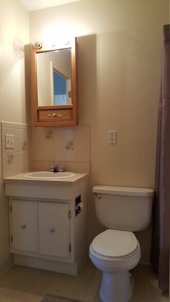 Building Photo - 1321 N 56th St