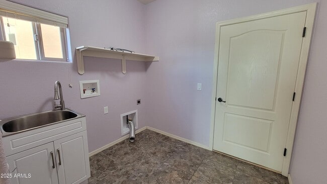 Building Photo - 1437 Paso Robles Ave