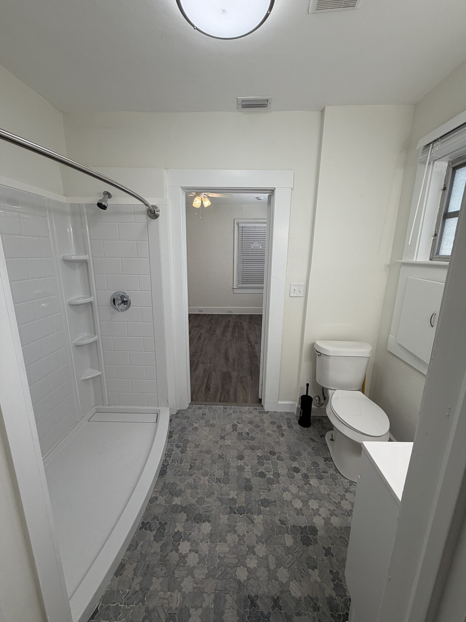 Building Photo - 2 Bed/1.5 Bath