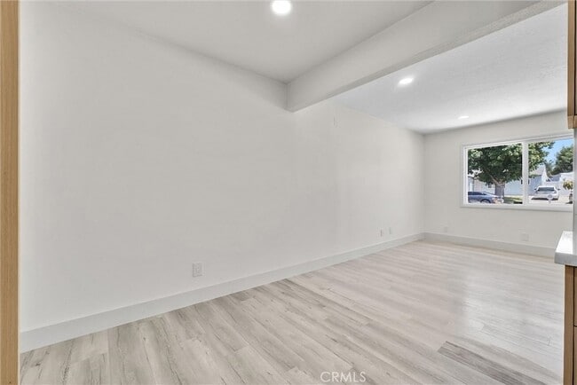 Building Photo - 5505 N Traymore Ave
