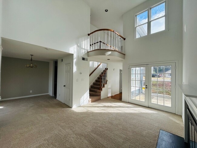 Building Photo - Cute 2-story home 2 bedroom 2 1/2 bath with a 1 car garage off Pisgah Church road NW Greensboro