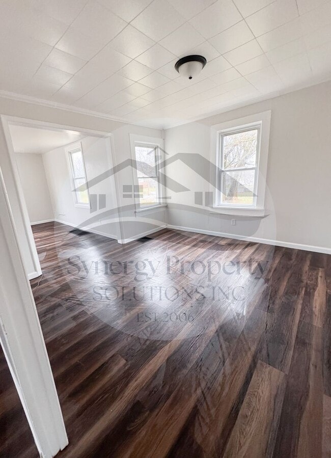 Building Photo - Madison Home