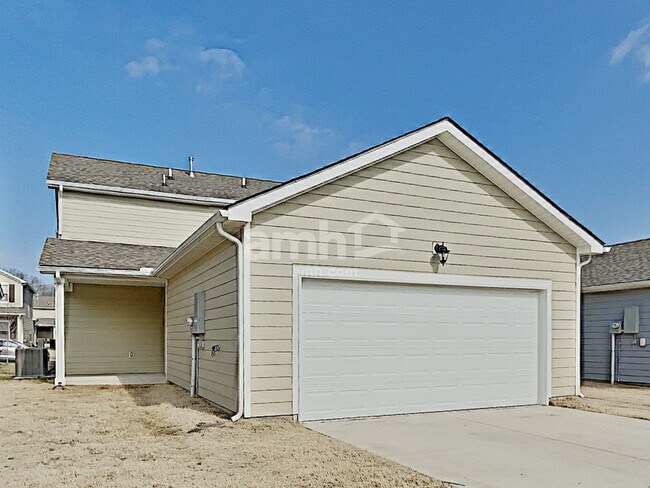Building Photo - 5056 Trailwater Dr