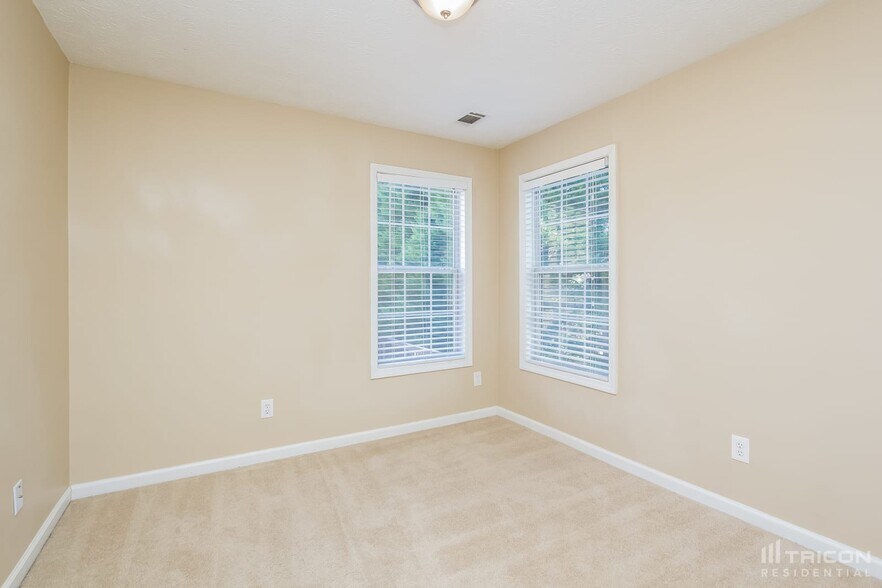 Building Photo - 3180 Willow Park Dr NE