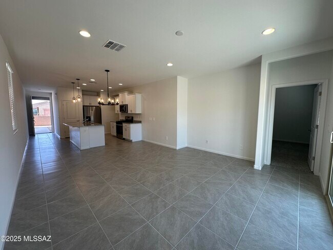 Building Photo - 11890 W Rancho Dr