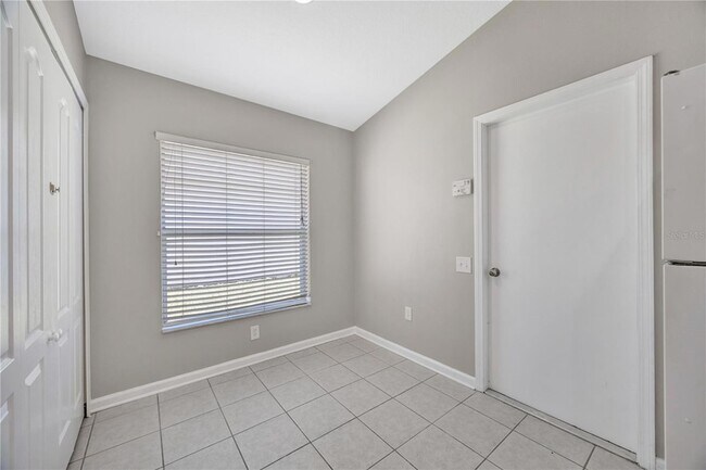 Building Photo - 30435 Annadale Dr
