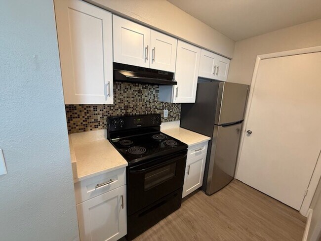 Building Photo - Parkway Blvd 3038-201 Lease Only