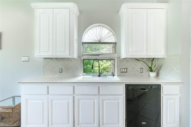 Building Photo - 6219 Mound Airy Ct