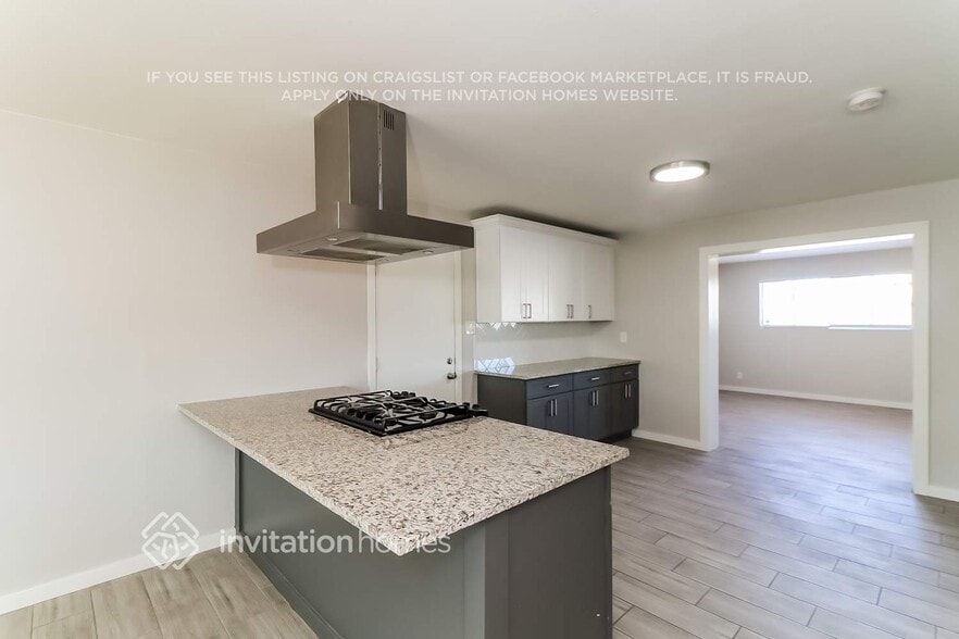Building Photo - 2332 W Orchid Ln