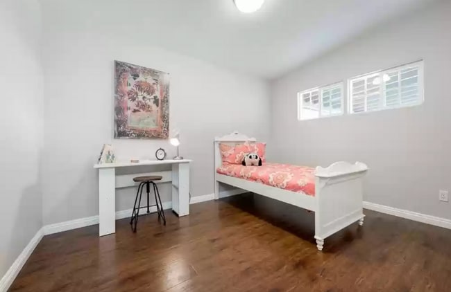 Building Photo - 5 Bedroom Updated Clairemont Home (Perfect...