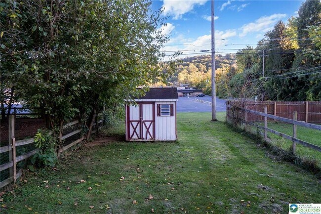 Building Photo - 240 Palmer St