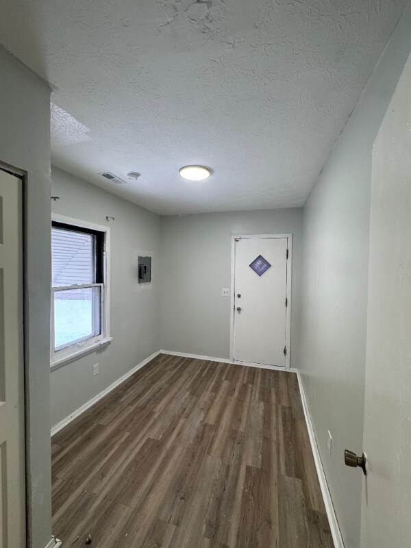 Building Photo - 3830 E 189th St