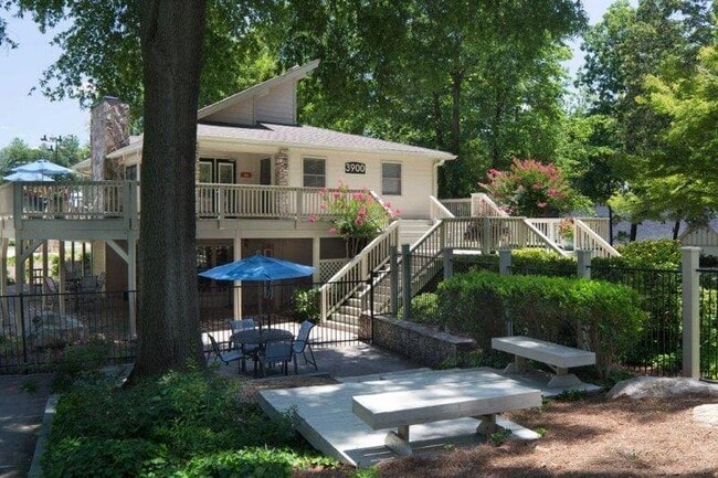 Building Photo - Paces Ridge at Vinings