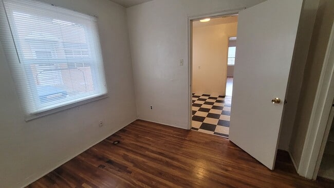 Building Photo - Wilmoore Drive SE-1101 &amp; 1103