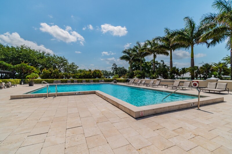 Building Photo - 3301 Bayshore Blvd