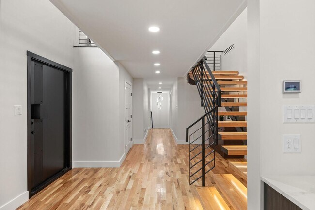 Building Photo - 354 Winding Wy